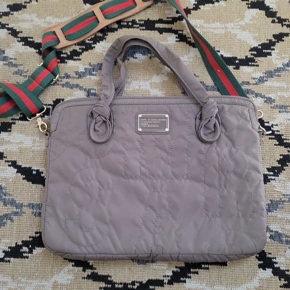 MARC Jacob Laptop Nylon Carrying Case w/ strap - Picture 1 of 4